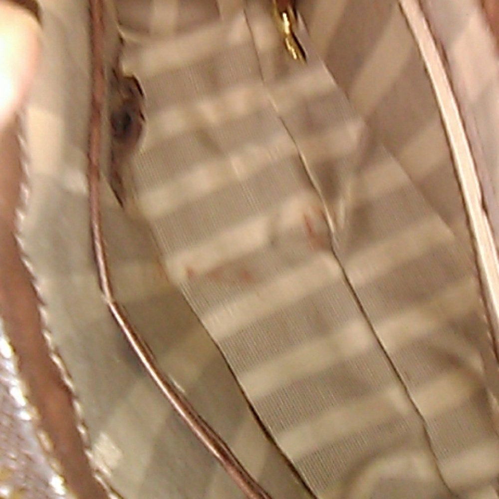 Purse - Picture 3 of 3